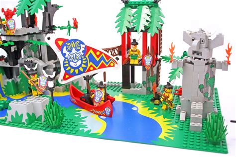 LEGO 6278 System Islanders Series Enchanted Island Retiered and Rare