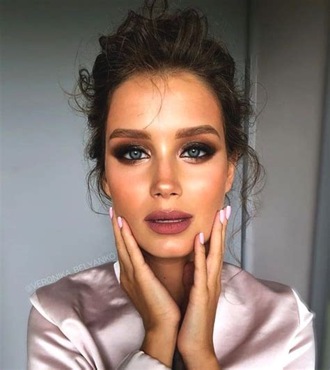 Dark Smokey Eye Makeup Night Out Look Min Dark Smokey Eye Dewy