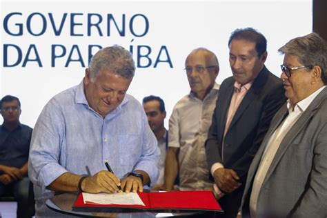 Cícero Lucena Assina Convênio Com O Governo Do Estado Para Construção