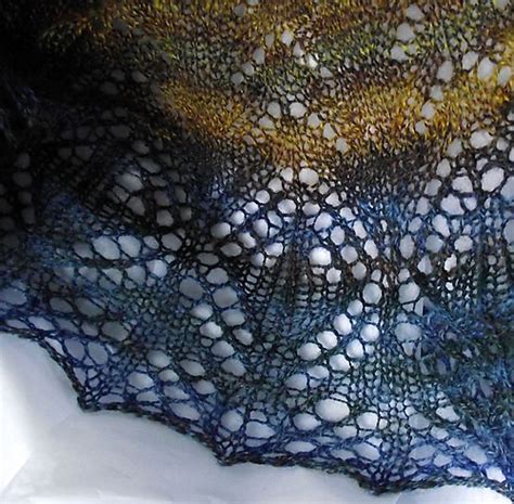 Ravelry Aeshna Shawl Pattern By Lori Law