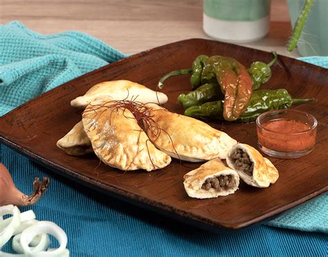 In Cucina Col Vitello Empanadas Con Ripieno Di Cipolle E Carne Di Vitello