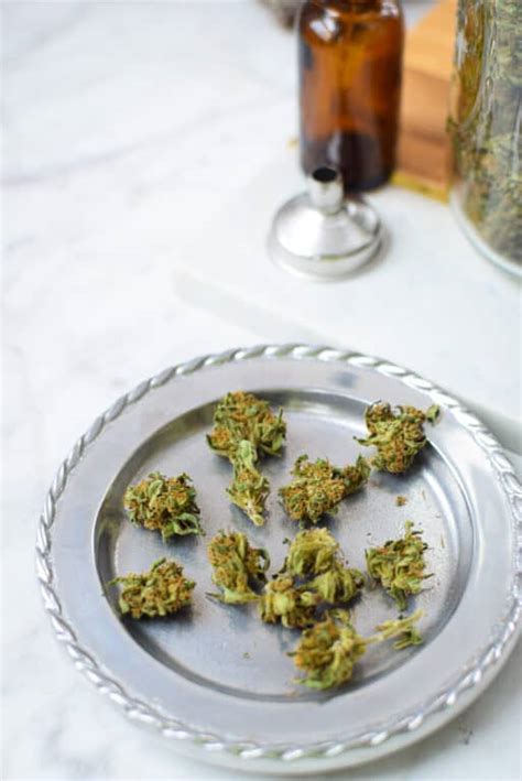 Easy, Beginner's Guide to Cannabis Decarboxylation » Emily Kyle Nutrition