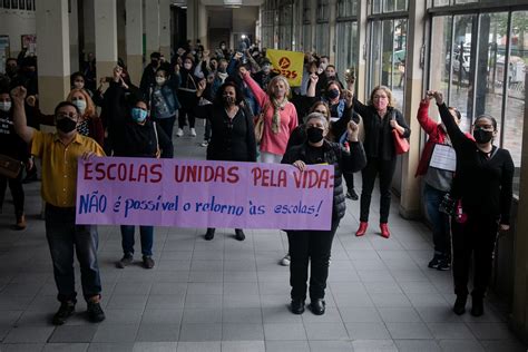 Diretoras E Diretores Protestam Contra Volta S Aulas E Afirmam Que N O