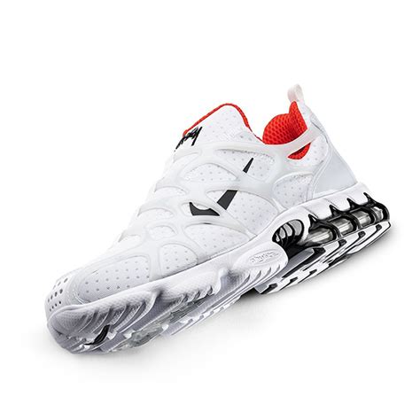 Nike и Stussy выпускают совместную коллекцию