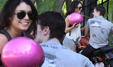 Vanessa Hudgens Takes Mind Off Nude Photo Scandal With Josh Hutcherson S Help Daily Mail Online