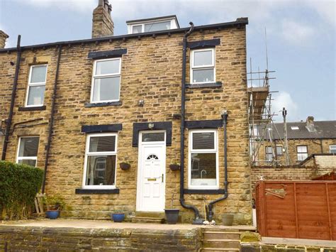 2 Bed Terraced House For Sale In Higher Grange Road Pudsey West