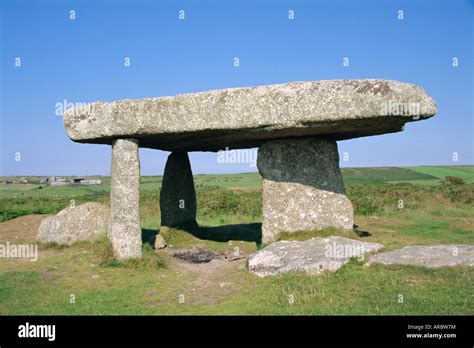 Stone Age Dolmen Lanyon Quoit Near Madron Cornwall England Uk