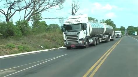 Prf Restringe Tr Fego De Caminh Es Em Rodovias Durante Feriados De