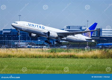 United Airlines Boeing Editorial Photography Image Of Airliner