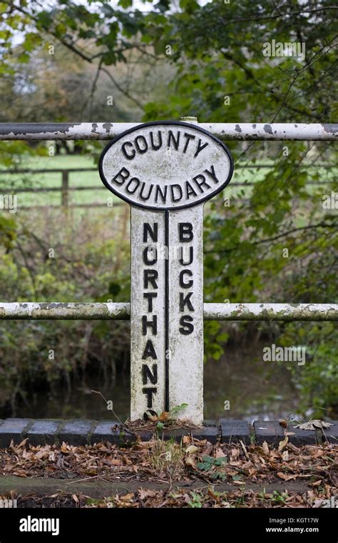 County Boundary Sign High Resolution Stock Photography and Images - Alamy