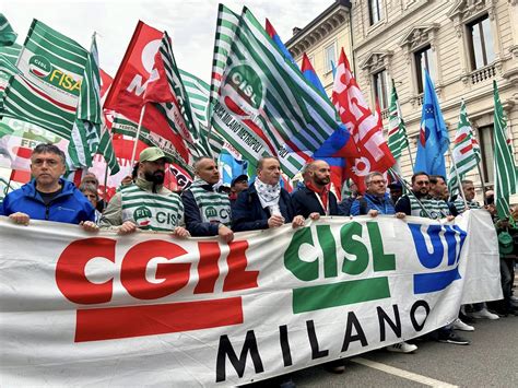 Festa Dei Lavoratori A Milano Cgil Cisl E Uil In Corteo In Migliaia