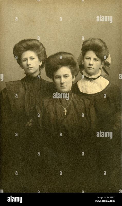 Circa 1880s Photograph Three Victorian Sisters From Holyoke