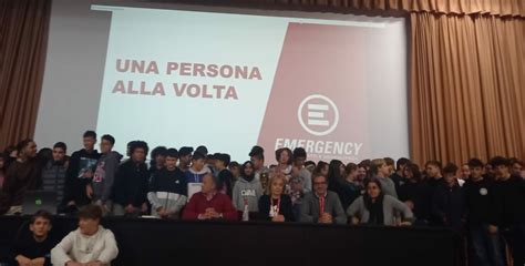 La Fuga Dalla Guerra Raccontata Dal Responsabile Emergency CM Junior