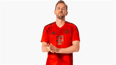 Alles auf Rot FC Bayern veröffentlicht Heimtrikot für 2024 25 kicker