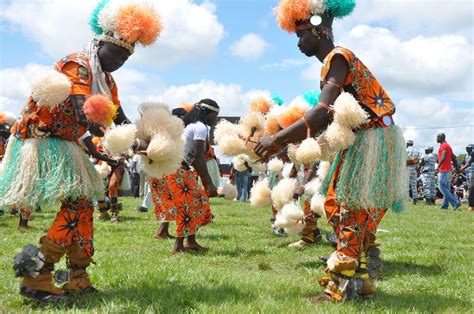 Danse traditionnelle en pays Odienneka Côte d Ivoire 1 Voyager en