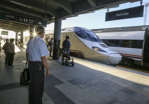 Tren En Extremadura La Junta Pide A Renfe Que Asuma Los Tramos