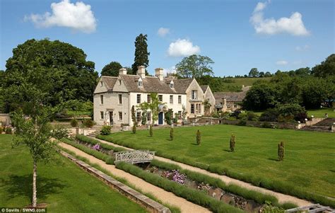 Cotswold Hamlet Of Little Rollright On Sale For £18m Daily Mail Online