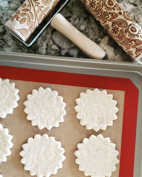 Easy Lemon Embossed Shortbread Cookies — Living The Everyday