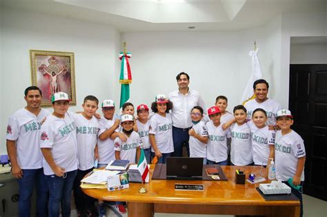 Recibió Carlos Peña Ortiz A Peloteritos Representantes De Reynosa En