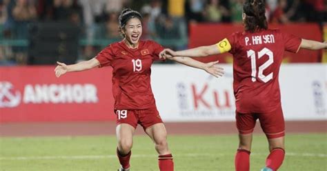 Báo Anh tin hot girl tuyển nữ Việt Nam tạo nên kỳ tích tại World Cup Vietnam vn