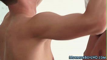 Musculoso mormón consigue follada XVIDEOS