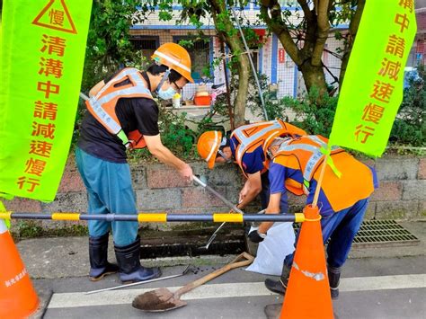 因應極端氣候強降雨 新北加強側溝巡檢清淤 民眾網