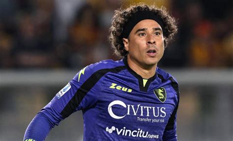 Guillermo Ochoa es el portero más goleado de la Serie A Reportes365