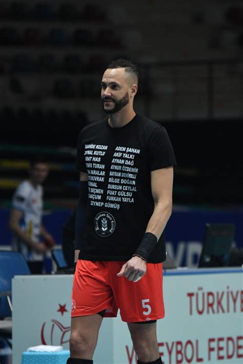 Ziraat Bankkart Arkas Spor A Set Vermedi Voleybolunsesi