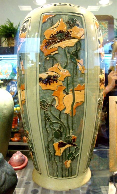 18 Roseville Rozane Della Robbia Vase As Seen At The Los Angeles