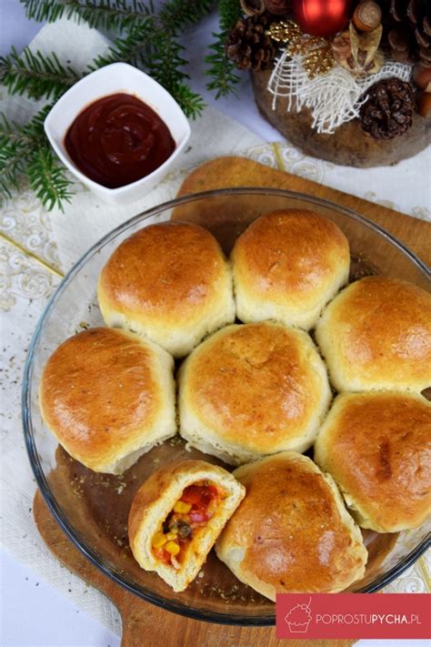 DROŻDŻOWE BUŁECZKI IMPREZOWE Z FARSZEM JAK NA PIZZĘ na Na słono