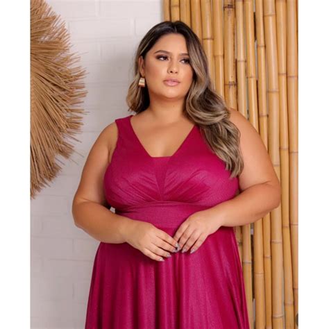 VESTIDO PLUS SIZE FÚCSIA ALÇA LARGA FAIXA NA CINTURA EM TULE DE BRILHO