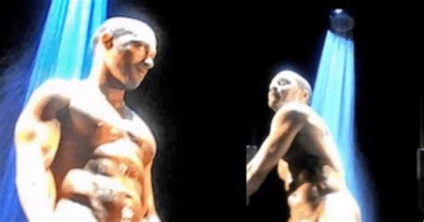 Jesse Williams Strips It ALL OFF On Broadway And Internet Says This