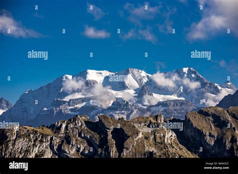 Massif de montagne Banque de photographies et dimages à haute