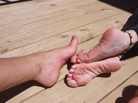 Footsie In The Hot Sun Pics Xhamster