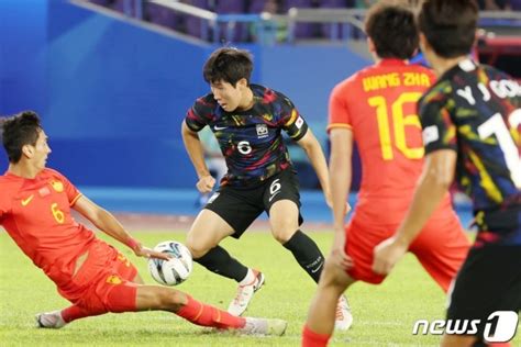 中 소림 축구 잠재운 홍현석 환상 프리킥 골1 0 리드 머니투데이