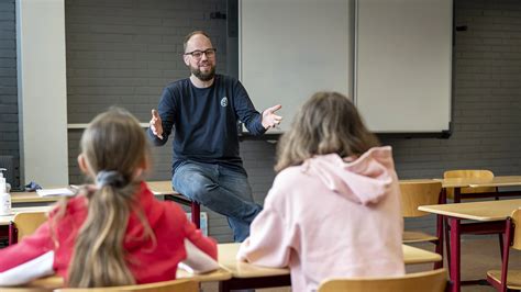 Mensenwerk Docent Johannes Posthumus Over Zijn Coronaschooljaar