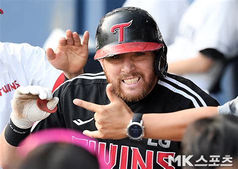 1日午後、ソウル蚕室（チャムシル）野球場で「2024プロ野球」lgツインズと斗山（トゥサン）ベアーズの試合が行われた。同日の先発はlgケリー、斗山（トゥサン）のアルカンタラが出た。6回表、lg