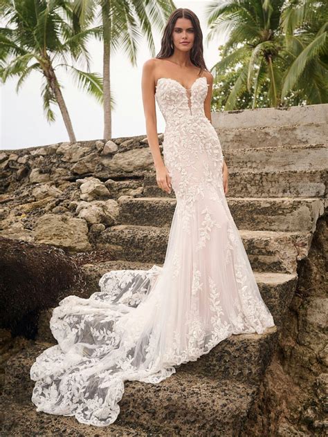 Quick ship wedding dresses 60 photos - Astyledwedding.com