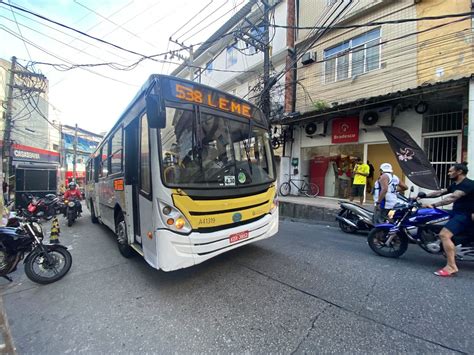 A Rotina Desagrad Vel De Quem Precisa Das Linhas De Nibus Na Rocinha