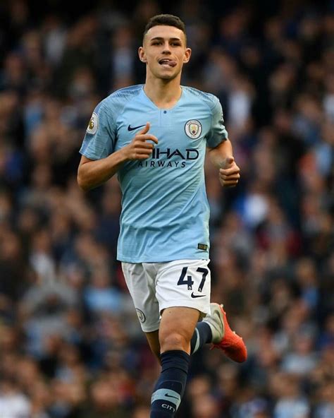 Pin By Pakan Boonkokkruad On Phil Foden Phil Soccer Guys Fitness Body