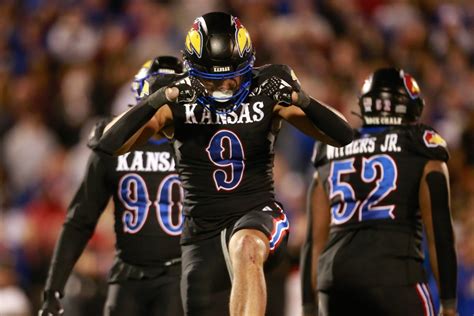 Las Vegas Raiders Nfl Draft Prospect De Austin Booker Kansas Sports