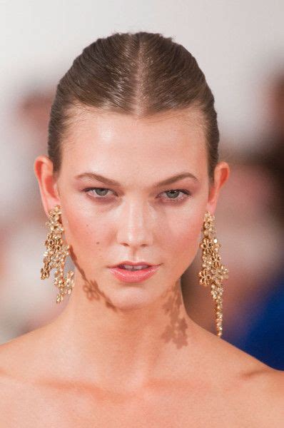 Oscar De La Renta At New York Fashion Week Spring 2014 Hair Inspo