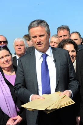 Nicolas Dupont Aignan Qui Sont Ses Filles Victoire Et Sixtine Closer