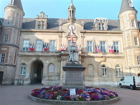 Visite guidée privée du centre ville de Melun