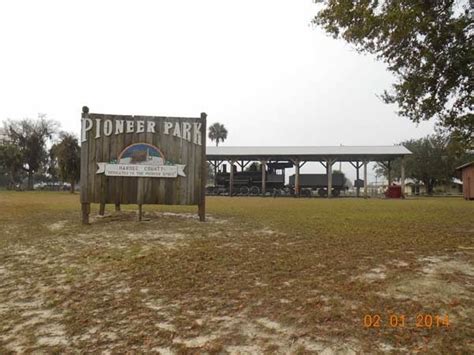 Bob & Sharon'sTravel Adventures: Pioneer Park, FL - 01/25/14