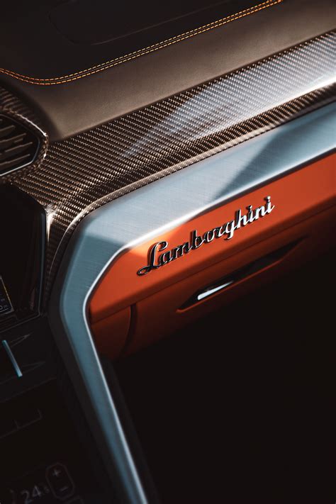 Lamborghini URUS on Behance