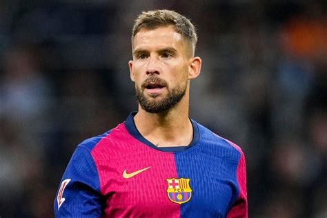 Íñigo Martínez tiene una gran oferta para dejar el Barça la decisión