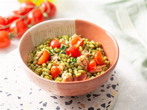 Insalata Di Orzo Al Pesto Con Tonno E Pomodorini