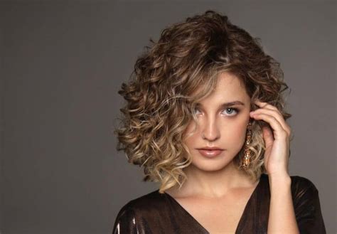 Coupe Cheveux Bouclés 35 Meilleures Idées Et Inspirations