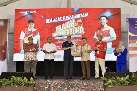 EXCO PERUMAHAN DAN KEBUDAYAAN RASMI JELAJAH HARI TERBUKA DI PANTAI BATU